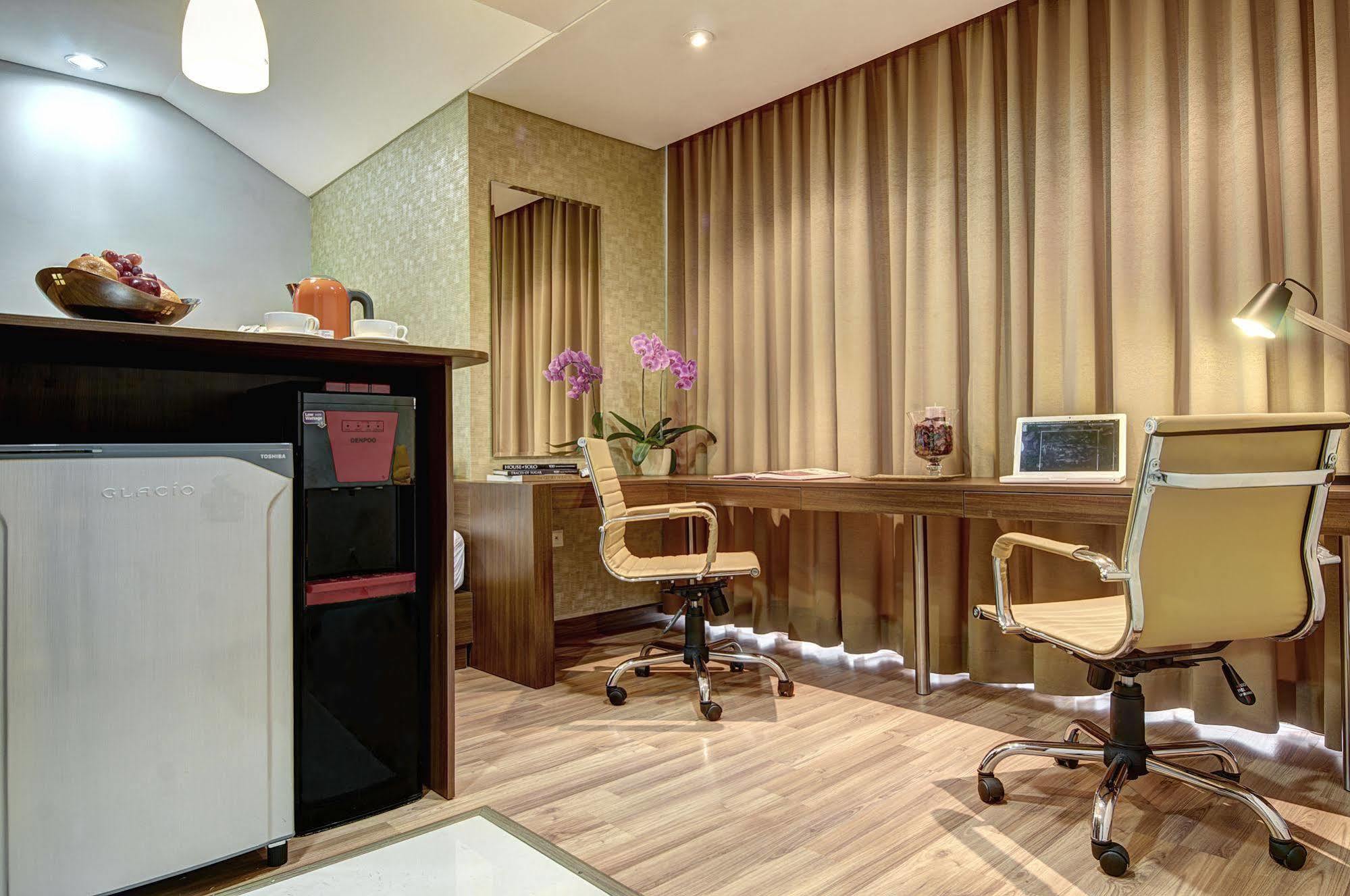 Sampit Residence Managed By Flat06 Giacarta Esterno foto