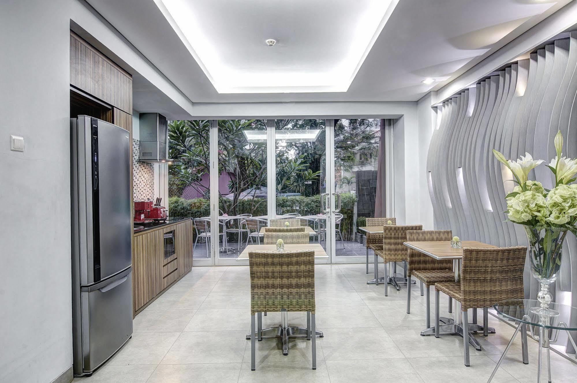 Sampit Residence Managed By Flat06 Giacarta Esterno foto