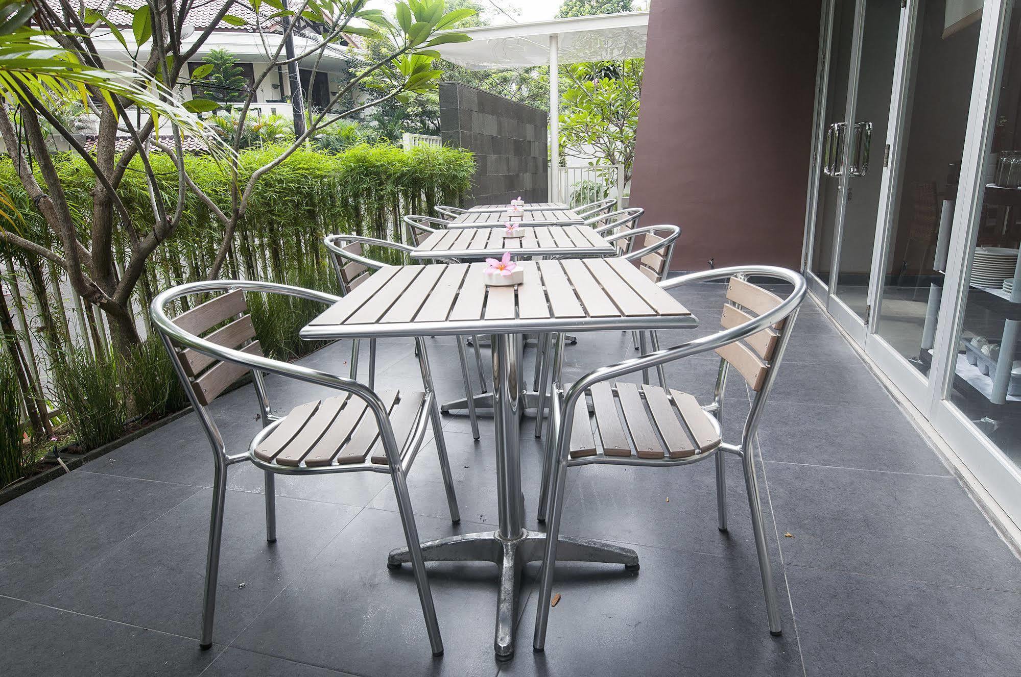 Sampit Residence Managed By Flat06 Giacarta Esterno foto
